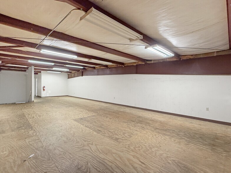 More Photos Of 2719 McFarland Blvd E, Tuscaloosa General Retail For Lease