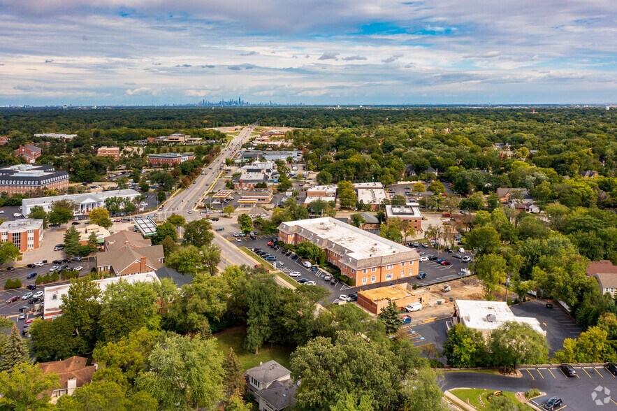 More Photos Of 15 Spinning Wheel Rd, Hinsdale Unknown For Lease