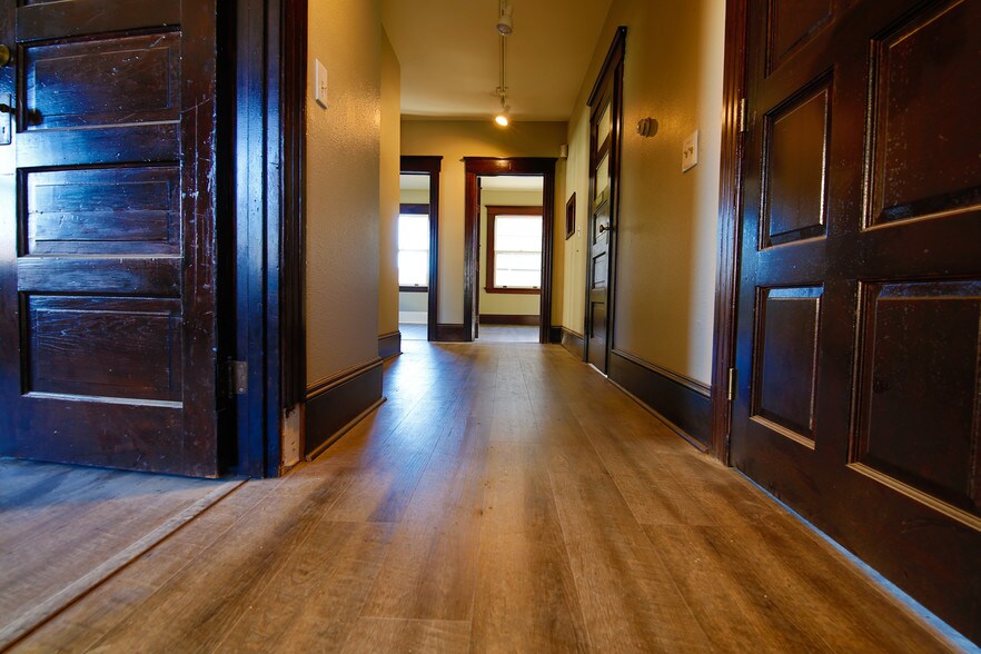 More Photos Of 1536 NW 23rd Ave, Portland Storefront Retail Office For Sale