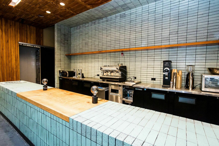 More Photos Of 1716 Broadway, Oakland Storefront For Sale