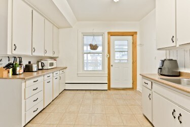 More Photos Of 127 Rue Queen, Sherbrooke Office Residential For Sale