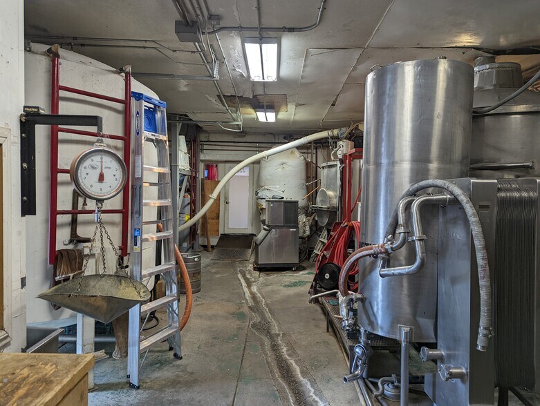 More Photos Of 202 N Main St, Hailey Restaurant For Sale