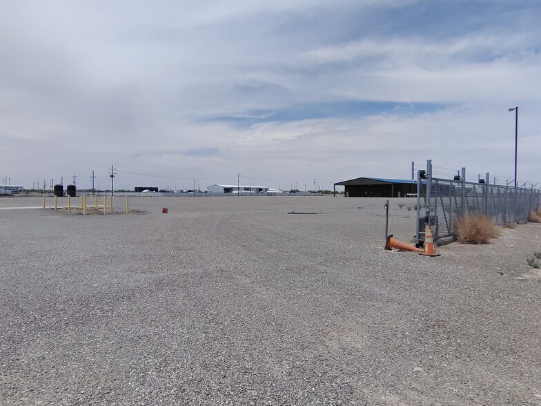 More Photos Of 155 US 285 N hwy, Pecos Warehouse For Sale