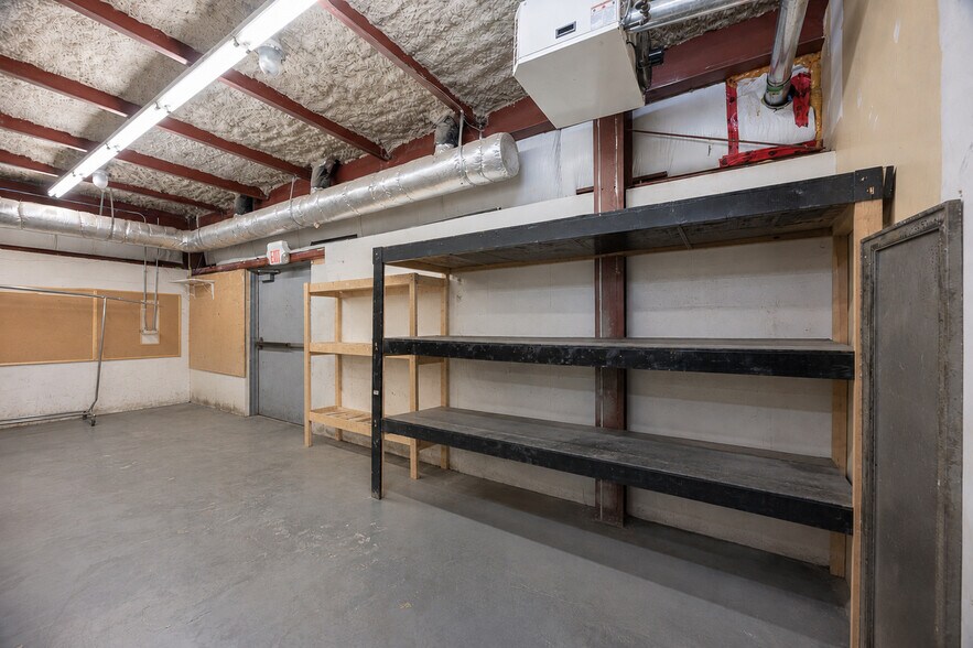 More Photos Of 5402 44 St, Lloydminster Freestanding For Sale