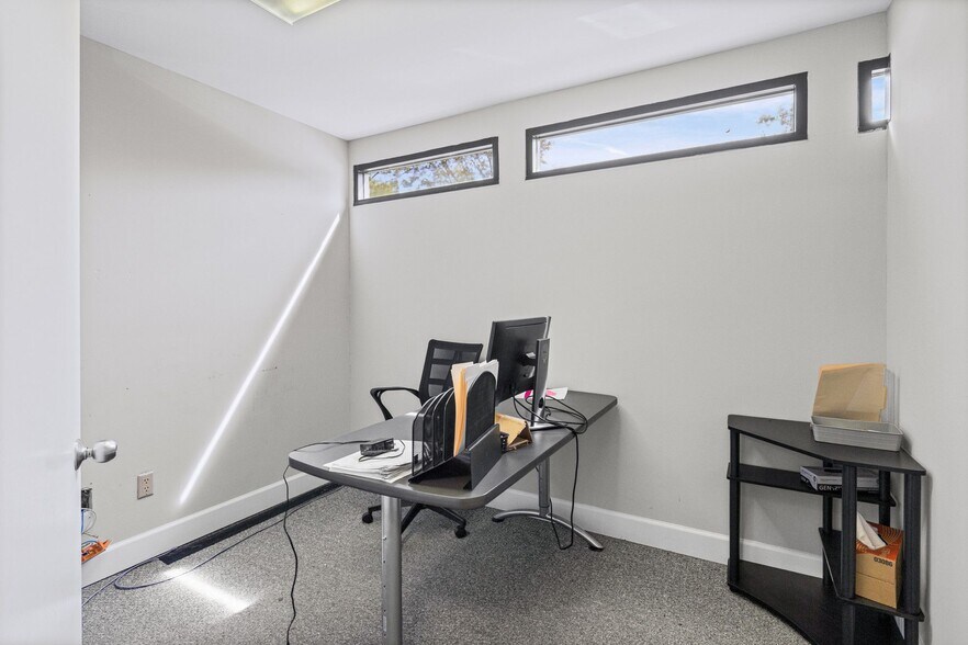 More Photos Of 3512 Godwin Ct, Mobile Medical For Sale