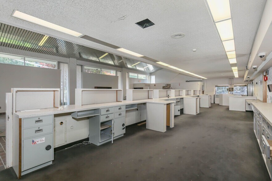 More Photos Of 1 N Main St, Webster Bank For Sale