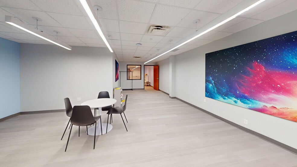 More Photos Of 1920 McKinley Ave, Mishawaka Office For Sale