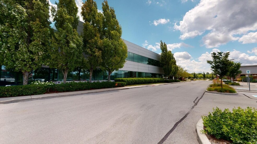 More Photos Of 630 W Carmel Dr, Carmel Office For Lease