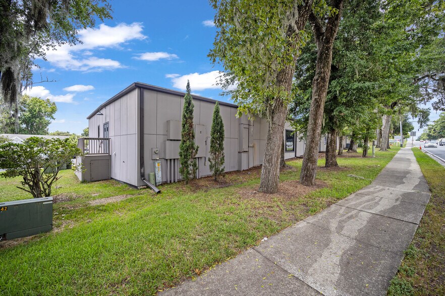 More Photos Of 2300 SE 17th St, Ocala Office For Sale