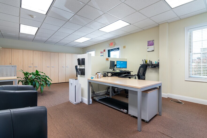 More Photos Of 376 Dry Bridge Rd, North Kingstown Warehouse For Sale