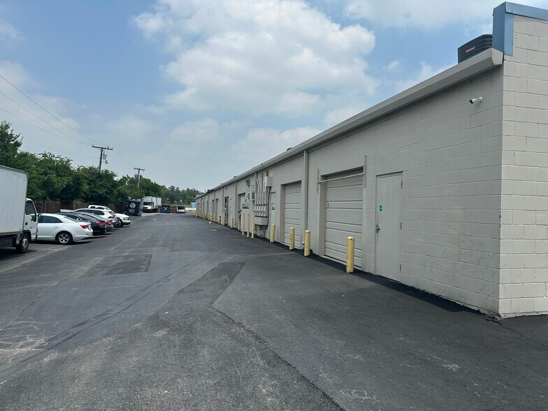 More Photos Of 1202 FM 685, Pflugerville Unknown For Lease