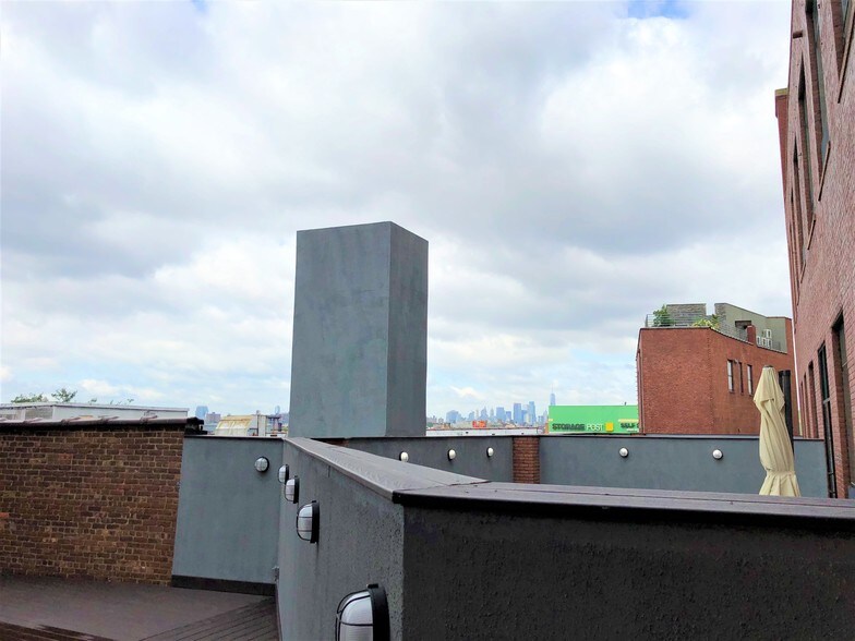 More Photos Of 4825 Metropolitan Ave, Ridgewood Loft Creative Space For Lease