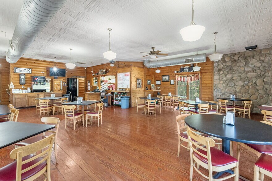 More Photos Of 1499 N Meridian Rd, Peck Restaurant For Sale