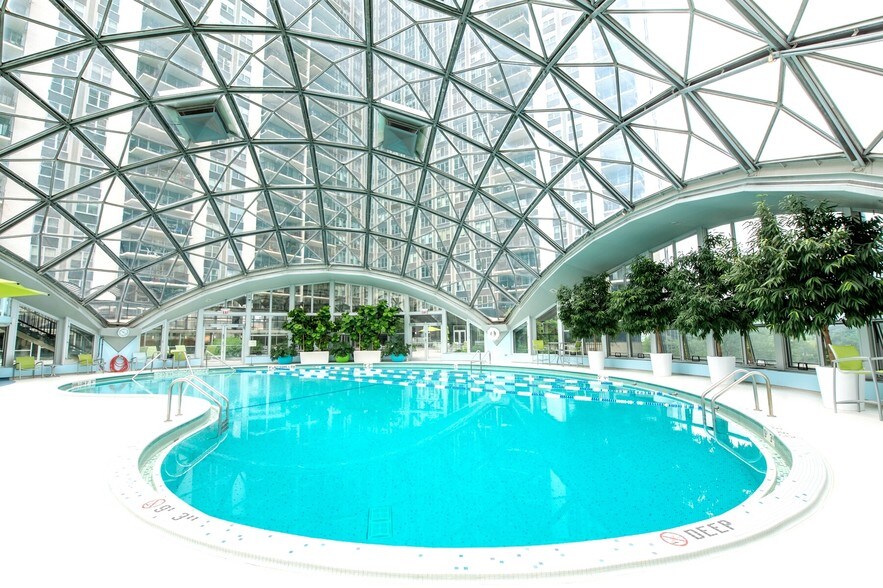 More Photos Of 400 E Randolph St, Chicago Multifamily For Sale