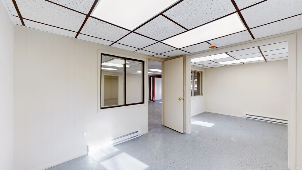 More Photos Of 220 Silver Lake Rd, Dingmans Ferry Office For Sale