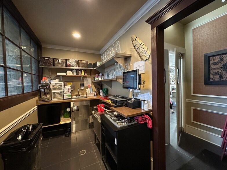 More Photos Of 1 Public Sq, Holley Apartments For Sale