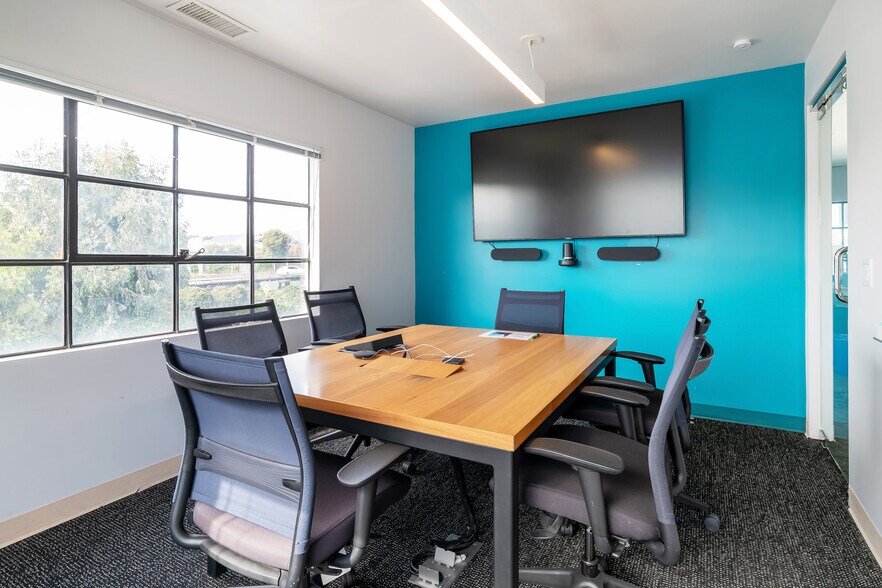 More Photos Of 2300 26th St, San Francisco Warehouse For Lease