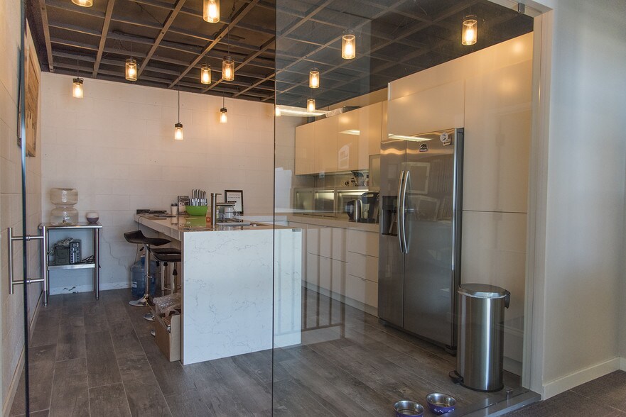 More Photos Of 5531 Airport Way S, Seattle Warehouse For Lease