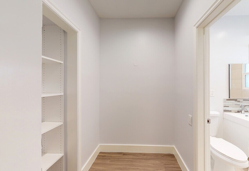 More Photos Of 250 S Kenmore Ave, Los Angeles Apartments For Sale