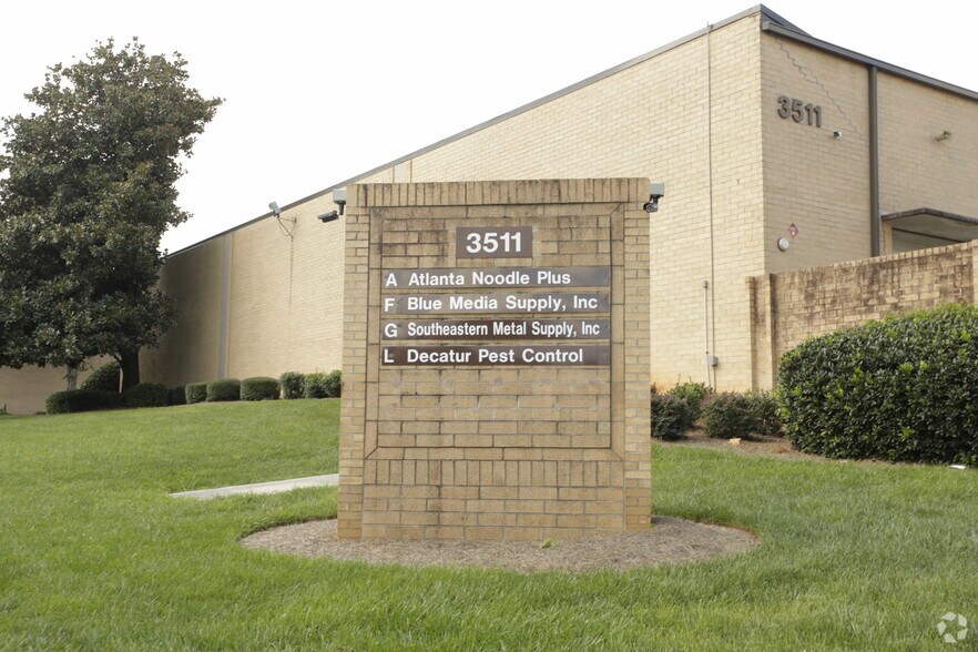 More Photos Of 3511 Church St, Clarkston Warehouse For Lease