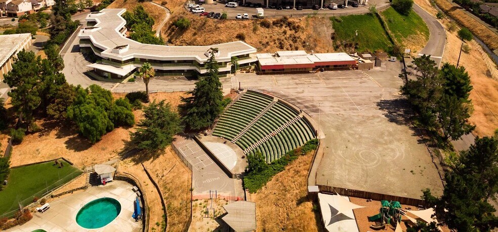 More Photos Of 520-540 Sands Dr, San Jose Religious Facility For Sale