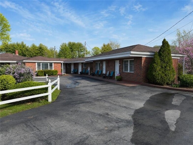 More Photos Of 7909 National Pike, Uniontown Hotel For Sale