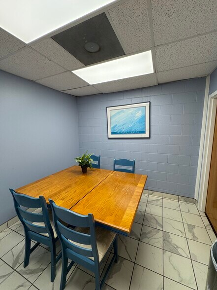 More Photos Of 6515 Clinton Hwy, Knoxville Office For Sale