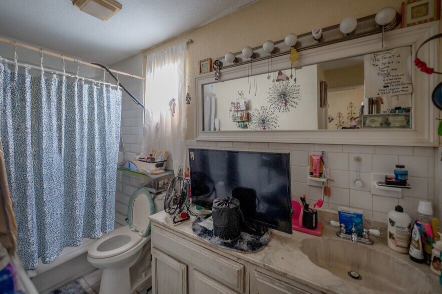 More Photos Of 8312 N 11th St, Tampa Apartments For Sale