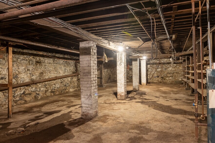 More Photos Of 10 Commerce St, Norwalk General Retail For Sale