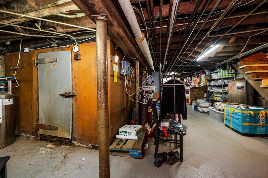 More Photos Of 2918 Bruckner Blvd, Bronx Bar For Sale