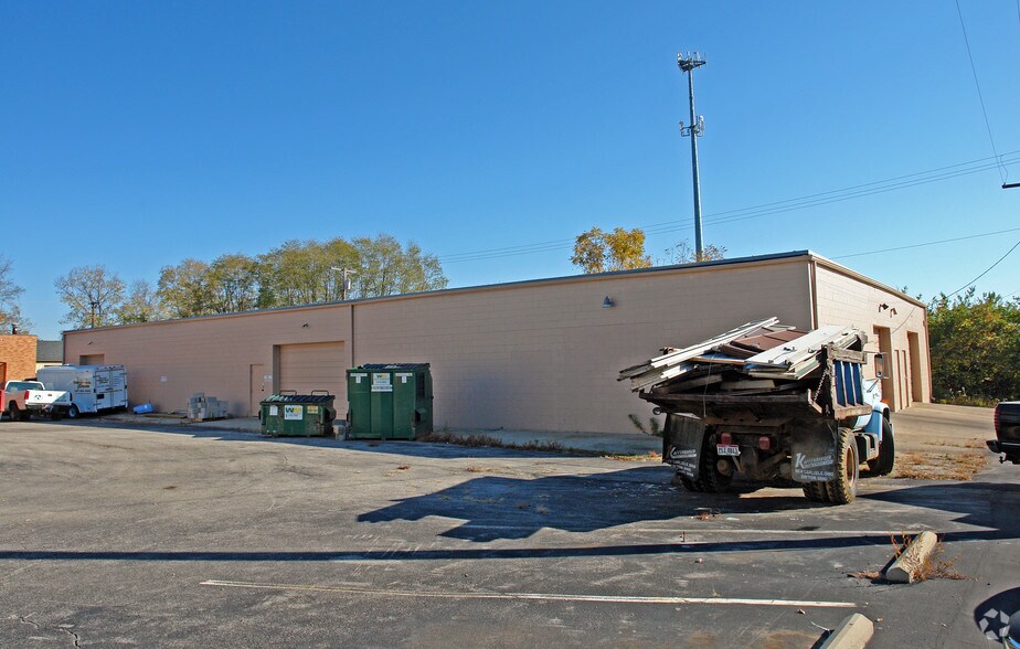 More Photos Of 130-138 Westpark Rd, Centerville Warehouse For Lease