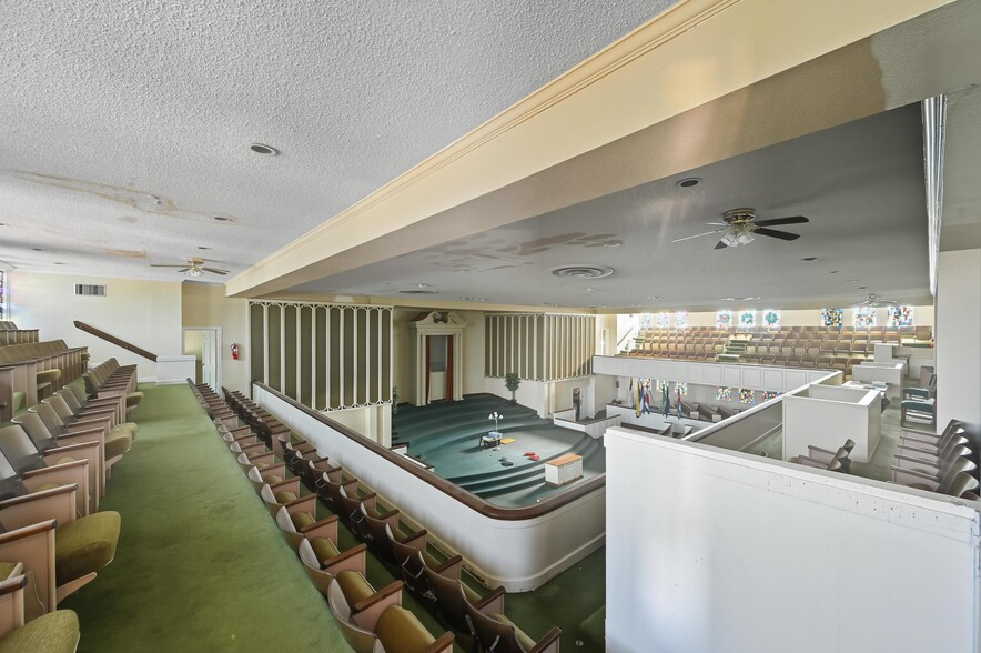 More Photos Of 1519 Circle Park Blvd, Fort Worth Religious Facility For Sale