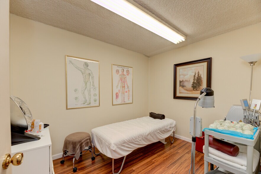 More Photos Of 24248 Crenshaw Blvd, Torrance Office For Sale