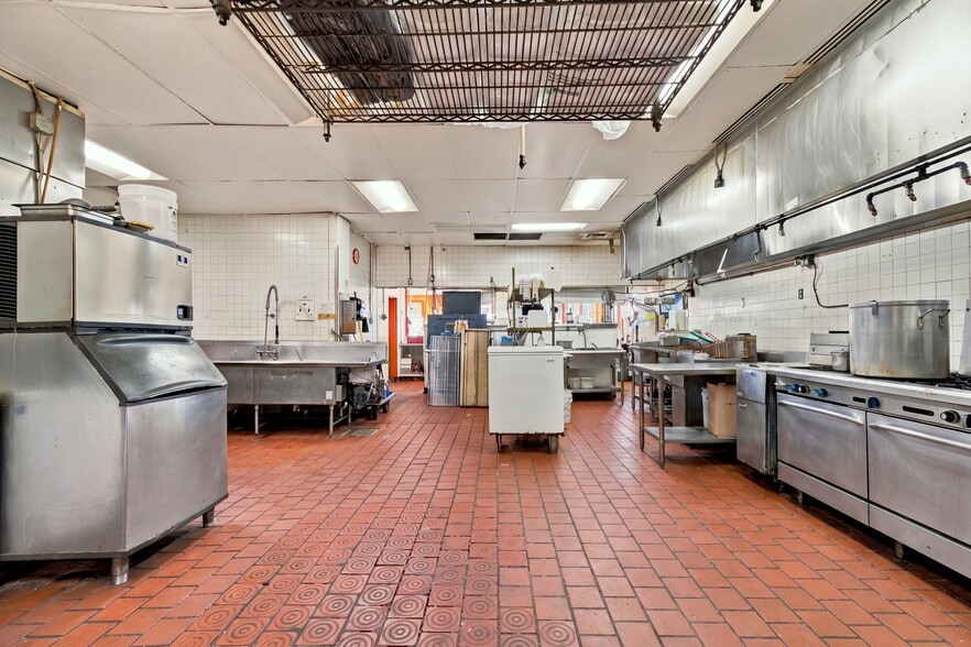 More Photos Of 5033 N 67th Ave, Glendale Fast Food For Sale