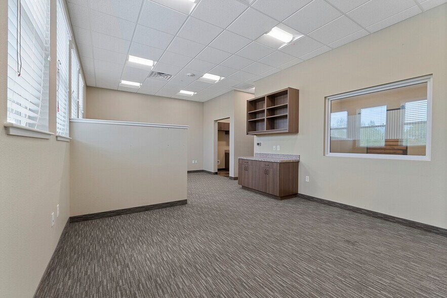 More Photos Of 4315 Windsor Centre Trl, Flower Mound Office For Lease