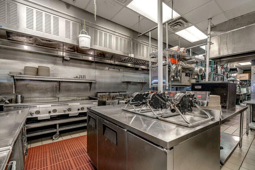 More Photos Of 100 E Fort Macon Rd, Atlantic Beach Restaurant For Sale