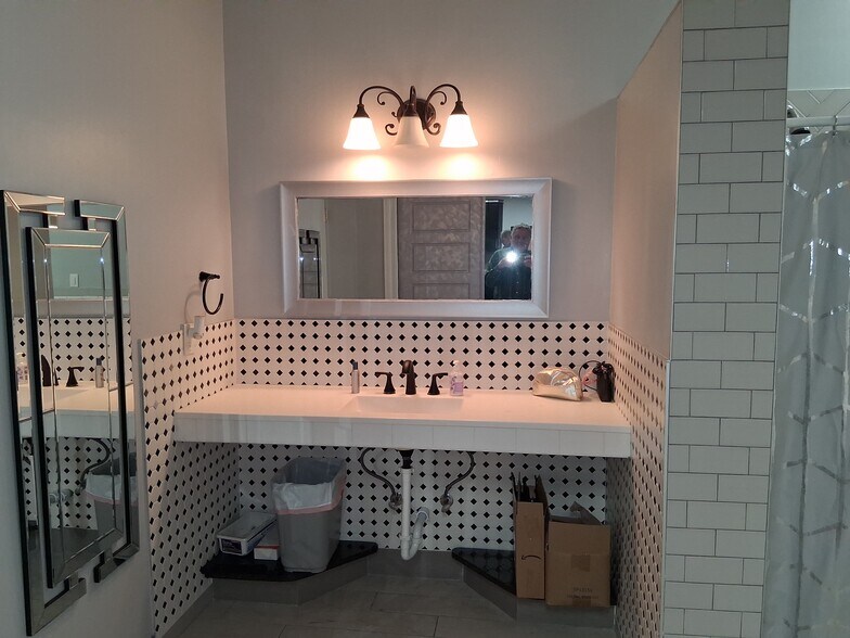 More Photos Of 800 S Morrison Ave, Collinsville Warehouse For Sale