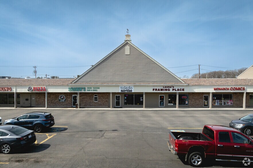 More Photos Of 4400 Heatherdowns Blvd, Toledo Storefront For Lease