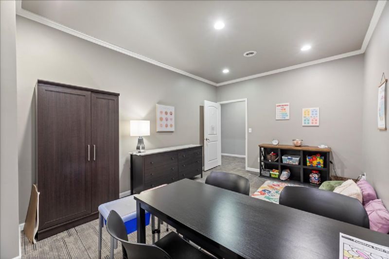 More Photos Of 523 W Sheridan Ave, Shenandoah Loft Creative Space For Sale