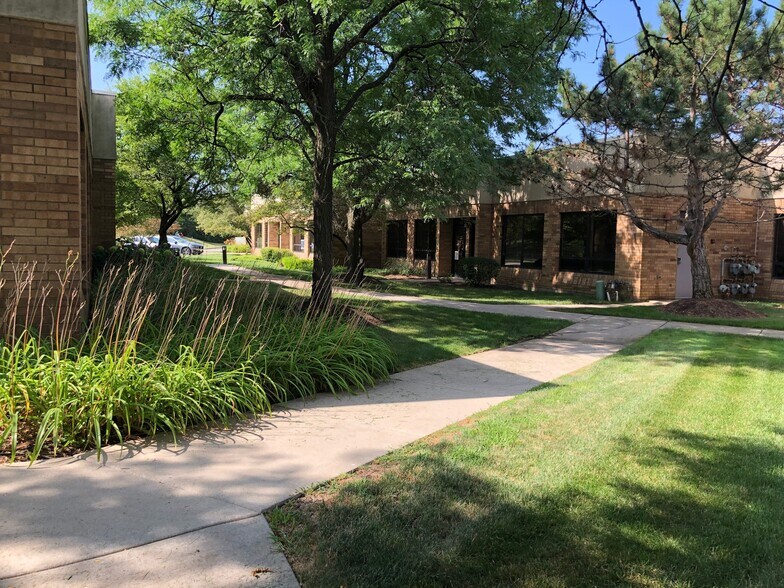 More Photos Of 3125 N Wilke Rd, Arlington Heights Medical For Sale