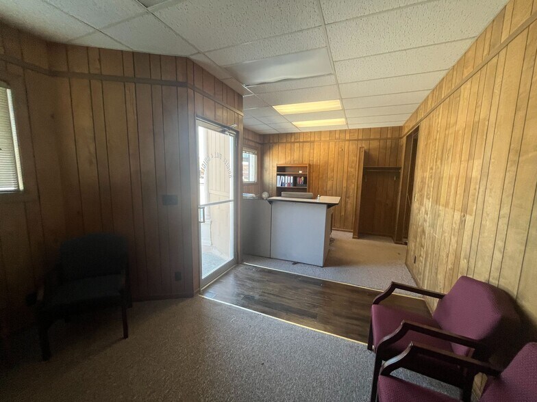 More Photos Of 229 N Main St, Valentine Office For Sale