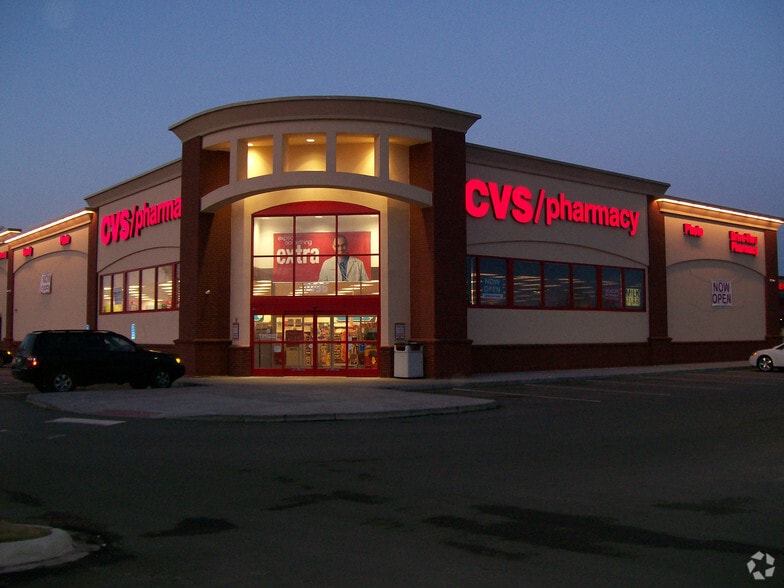 More Photos Of 7996 Brooklyn Blvd, Brooklyn Park Drugstore For Lease