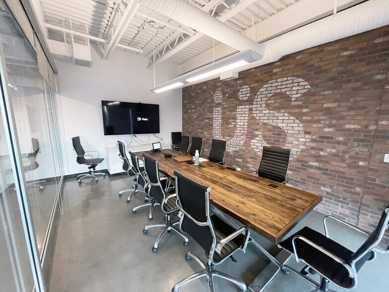 More Photos Of 9050 22 Av SW, Edmonton Showroom For Sale