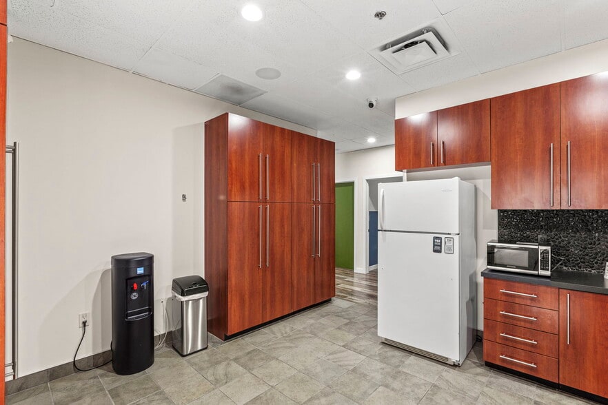 More Photos Of 14203 Park Center Dr, Laurel Office For Sale