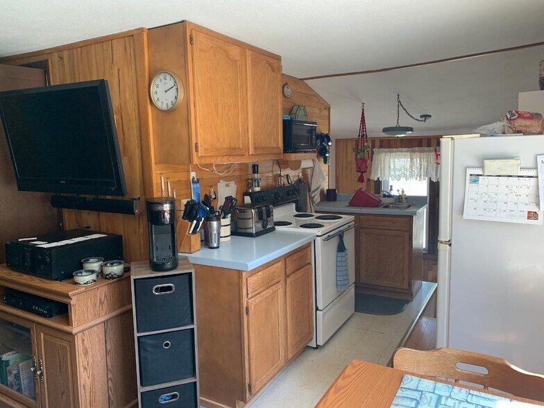 More Photos Of 1711 W Highway 51 S, Mercer Restaurant For Sale