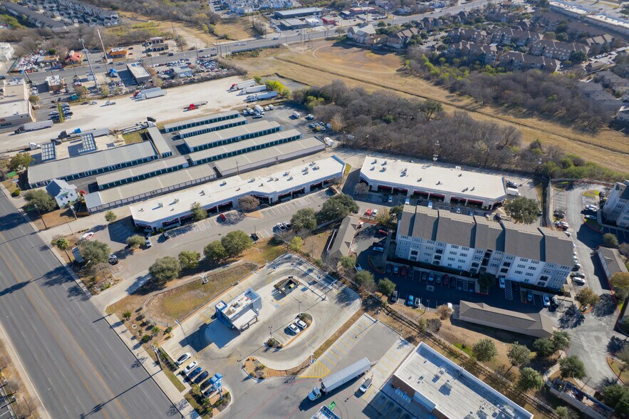 More Photos Of 8666 Huebner Rd, San Antonio Research And Development For Lease