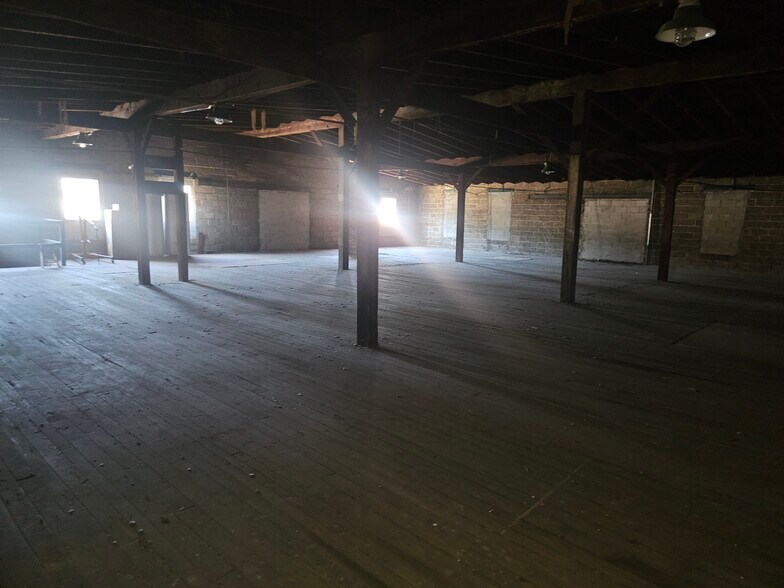 More Photos Of 173 Water St, Bridgeton Warehouse For Sale