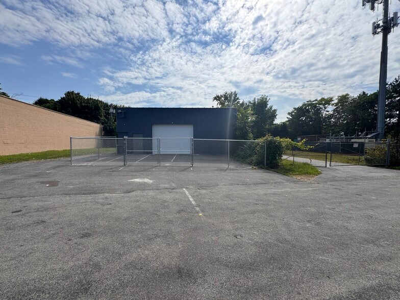 More Photos Of 19 Silver St, Rochester Distribution For Sale