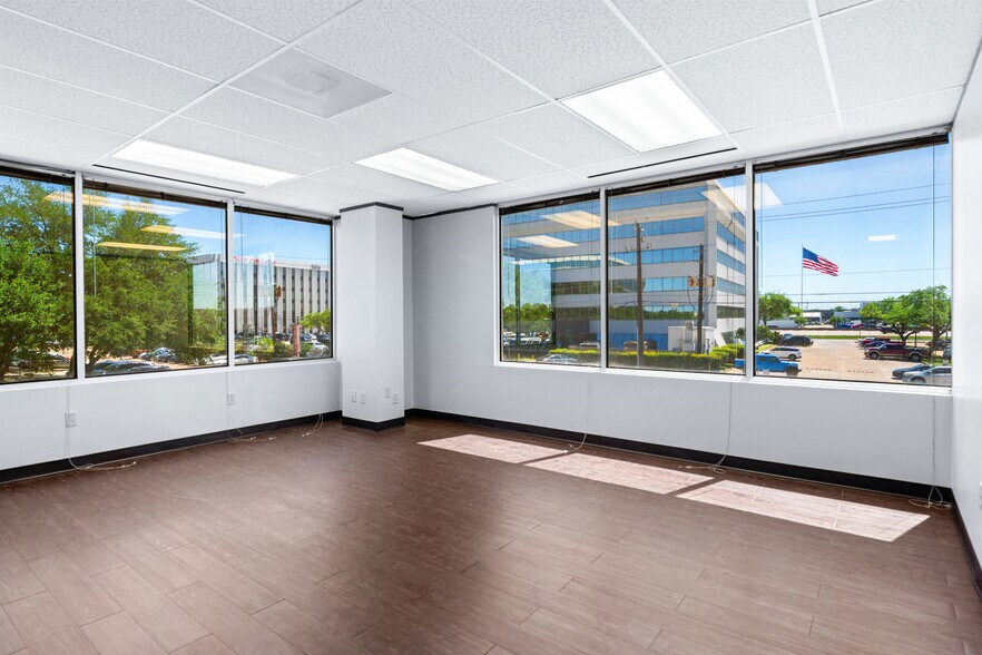More Photos Of 2656 S Loop W, Houston Office For Lease