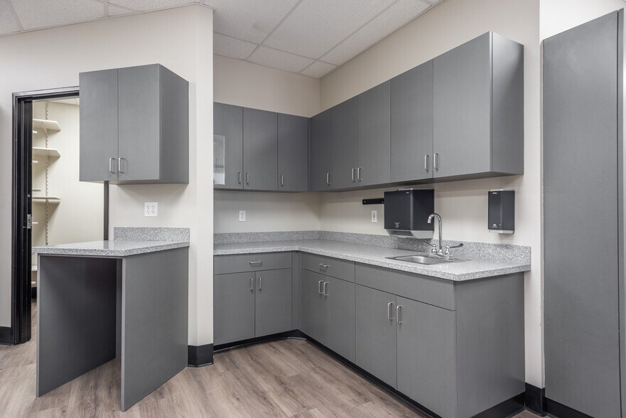 More Photos Of 8480 S Eastern Ave, Las Vegas Medical For Lease
